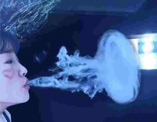 電子煙吐煙的時候嗆