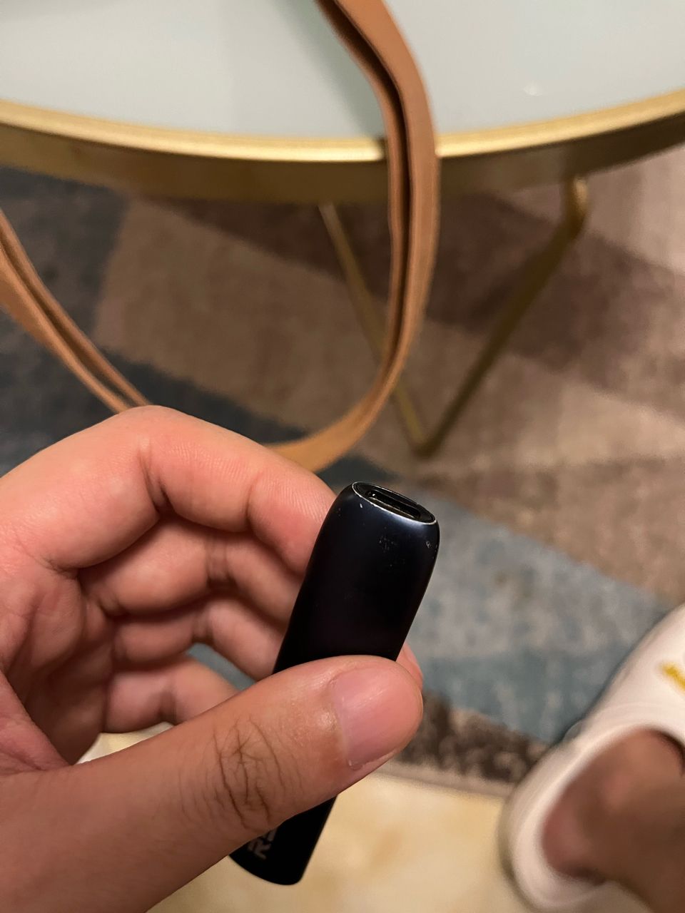 悅刻五代一吸就亮紅燈什么情況(悅刻五代一吸就亮紅燈是為什么)