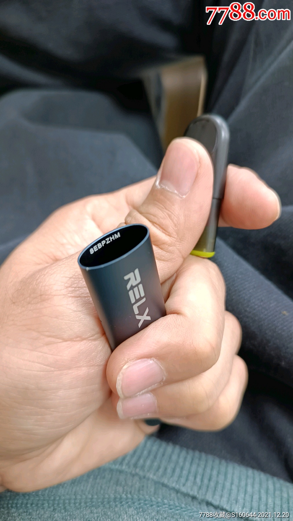 悅刻五代一吸就亮紅燈什么情況(悅刻五代一吸就亮紅燈是為什么)