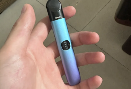 悅刻五代一吸就亮紅燈怎么解決？