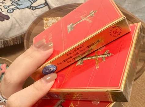 大正方盒中華煙一條多少錢？