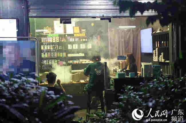 人民直擊：電子煙是“戒煙神器”嗎？