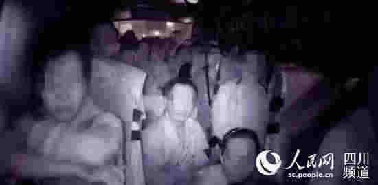 四川綿陽：客車超員48.28% 駕駛員、公司負責人雙雙被罰