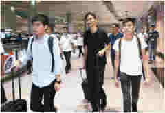 快訊：涉嫌違反保釋條件，黃之鋒在香港機場被拘捕