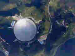 中國天眼首次探測到“宇宙深處的神秘射電信號”