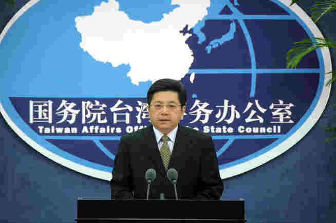 剛剛，國臺辦正告民進黨：收回伸向香港的黑手！