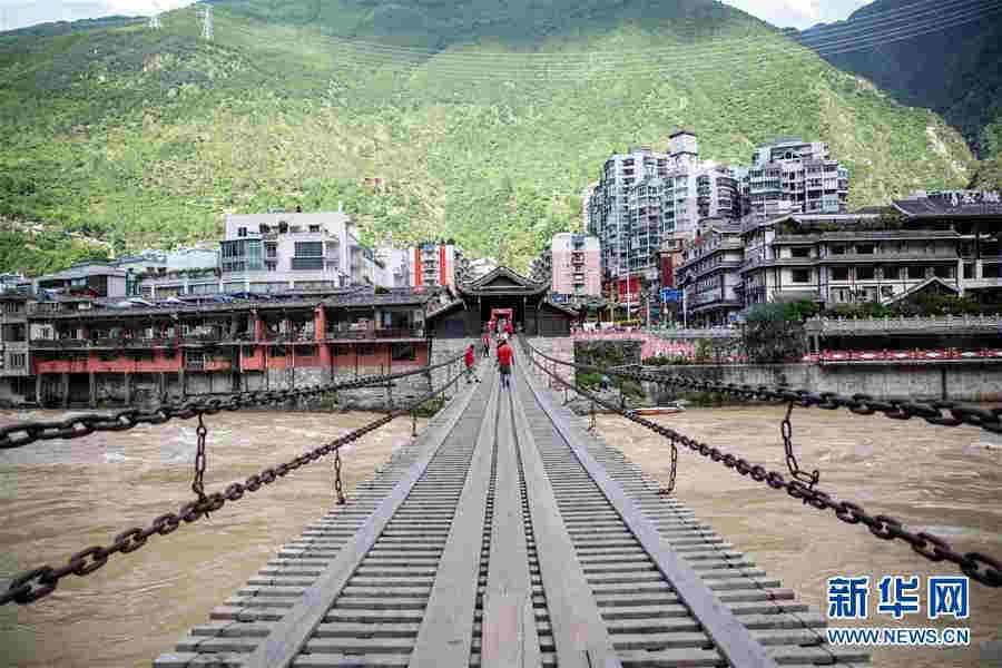 記者手記:瀘定橋斷想