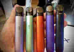 這電子煙比真煙過癮！小巧精致還不嗆，抽完直接換煙彈