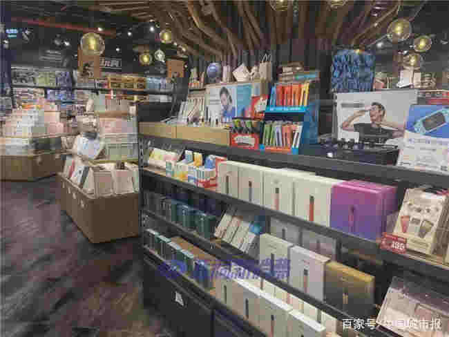 摘不掉“危害”更小的光環 就禁不住電子煙進校園 