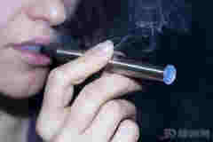 電子煙有助戒煙，還不傷肺？它有4個危害，很多人后知后覺