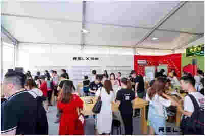 從植入到消失：監管重錘下，電子煙復刻P2P計劃胎死腹中 