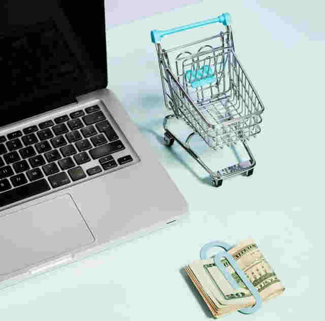 電子煙“斷網”這一年：九成玩家退場，有人當上“首富” 