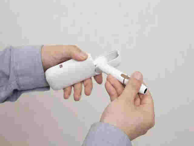 文具店銷售20元一根的電子煙給學生，家長怒斥：我家孩子上癮了 