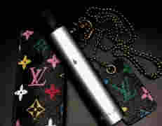 河南某小學門口文具店20元1支售賣電子煙，家長：孩子已上癮