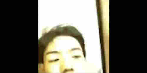 抽起電子煙，丁真人設翻車？經紀公司：出于好奇嘗試了下，電子煙不是煙 