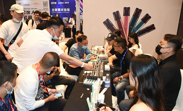 MOOSEE慕色電子煙新品亮相深圳峰會，好評如潮