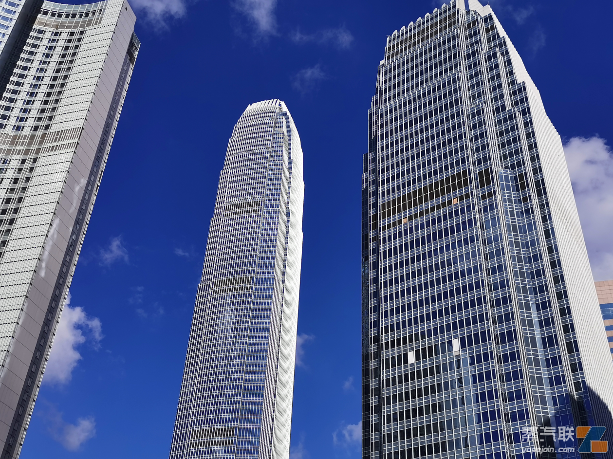 思摩爾國際(06969)漲近6%領漲電子煙概念股 多個電子煙品牌上調建議零售價 漲幅三成起